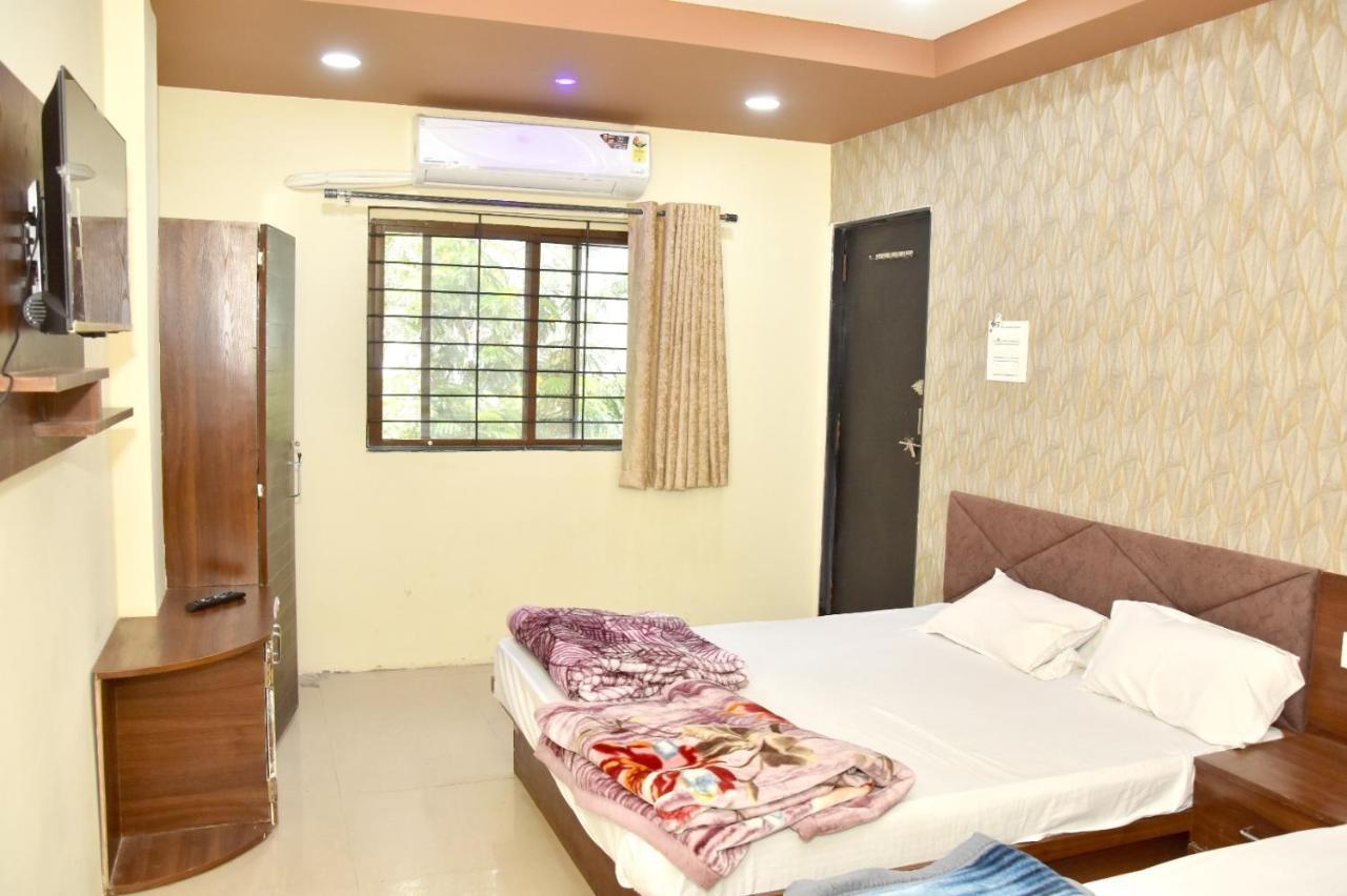 Green Leaf Hotel Ujjain Exterior foto