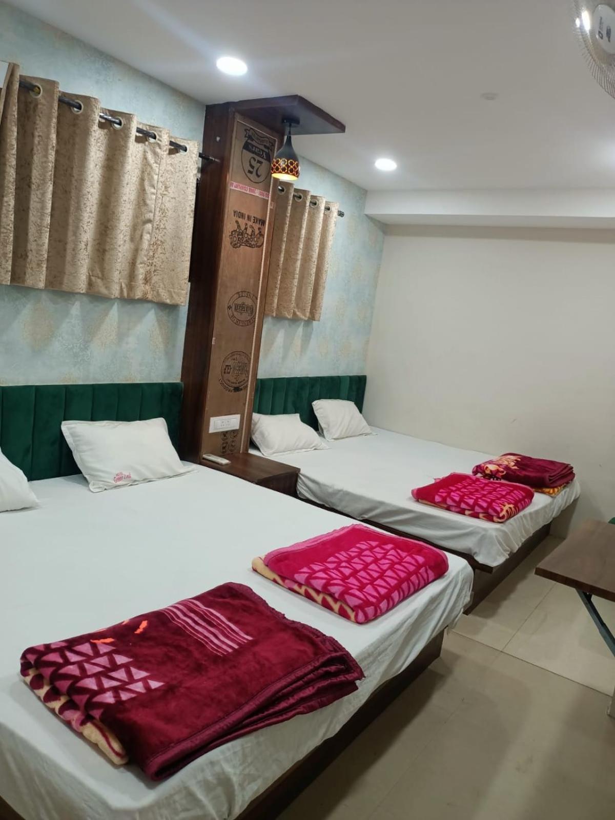 Green Leaf Hotel Ujjain Exterior foto